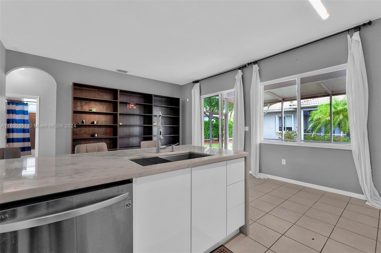 KEYS-GATE NO 1 - Residential Lease