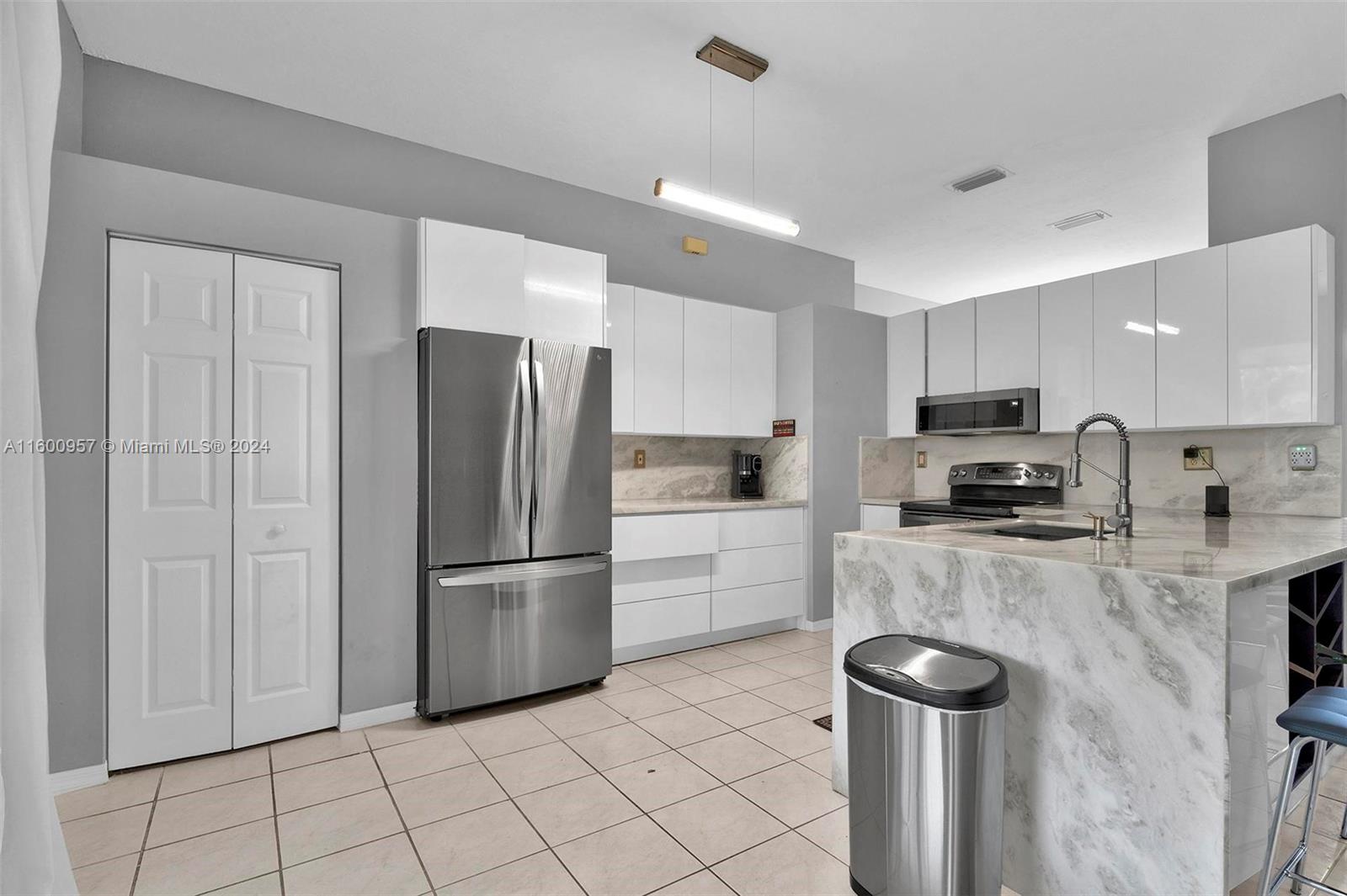 KEYS-GATE NO 1 - Residential Lease