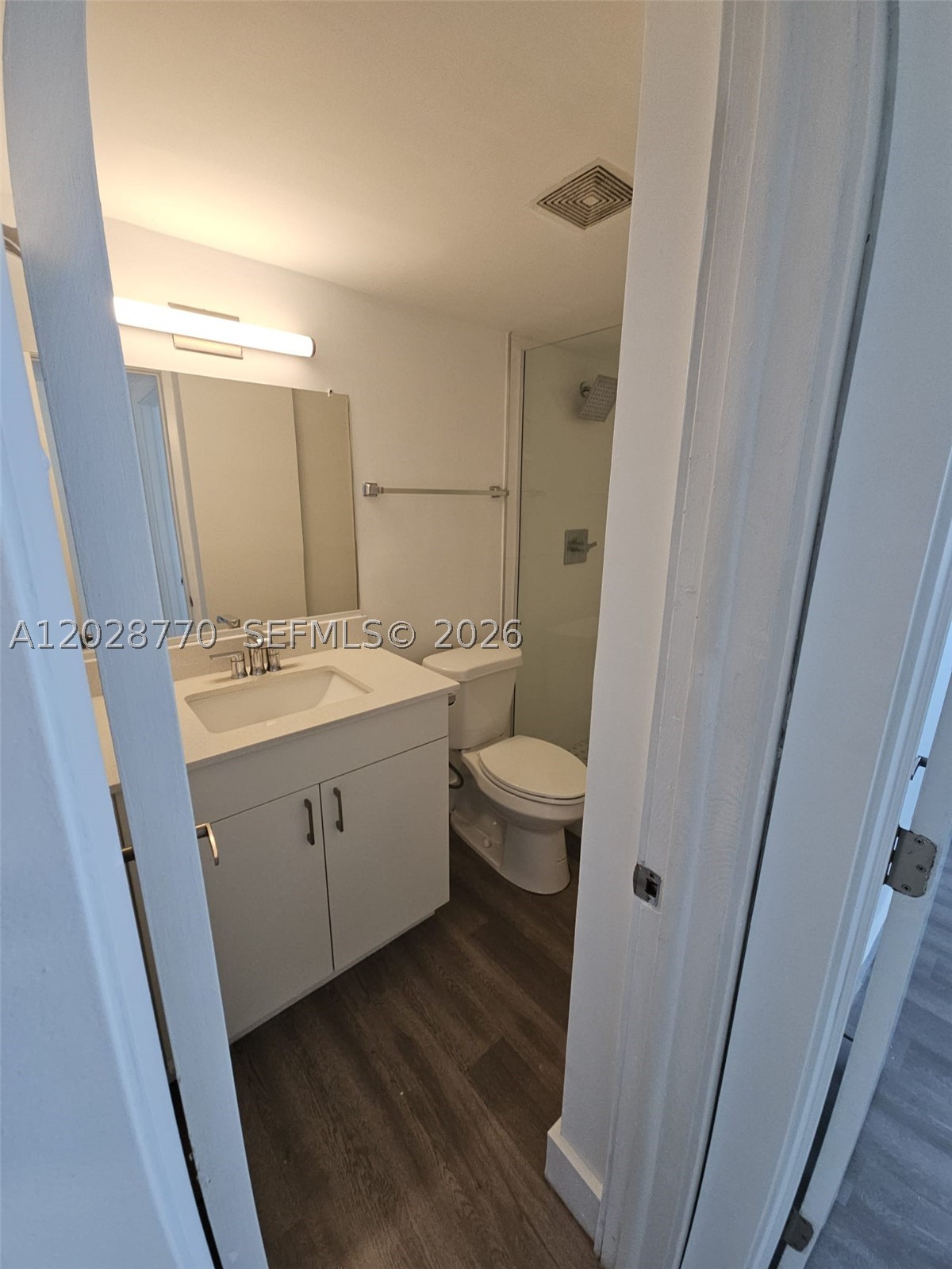 BISCAYNE BCH SUB - Residential Lease