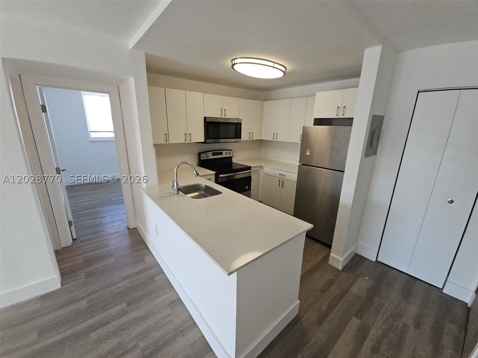 BISCAYNE BCH SUB - Residential Lease