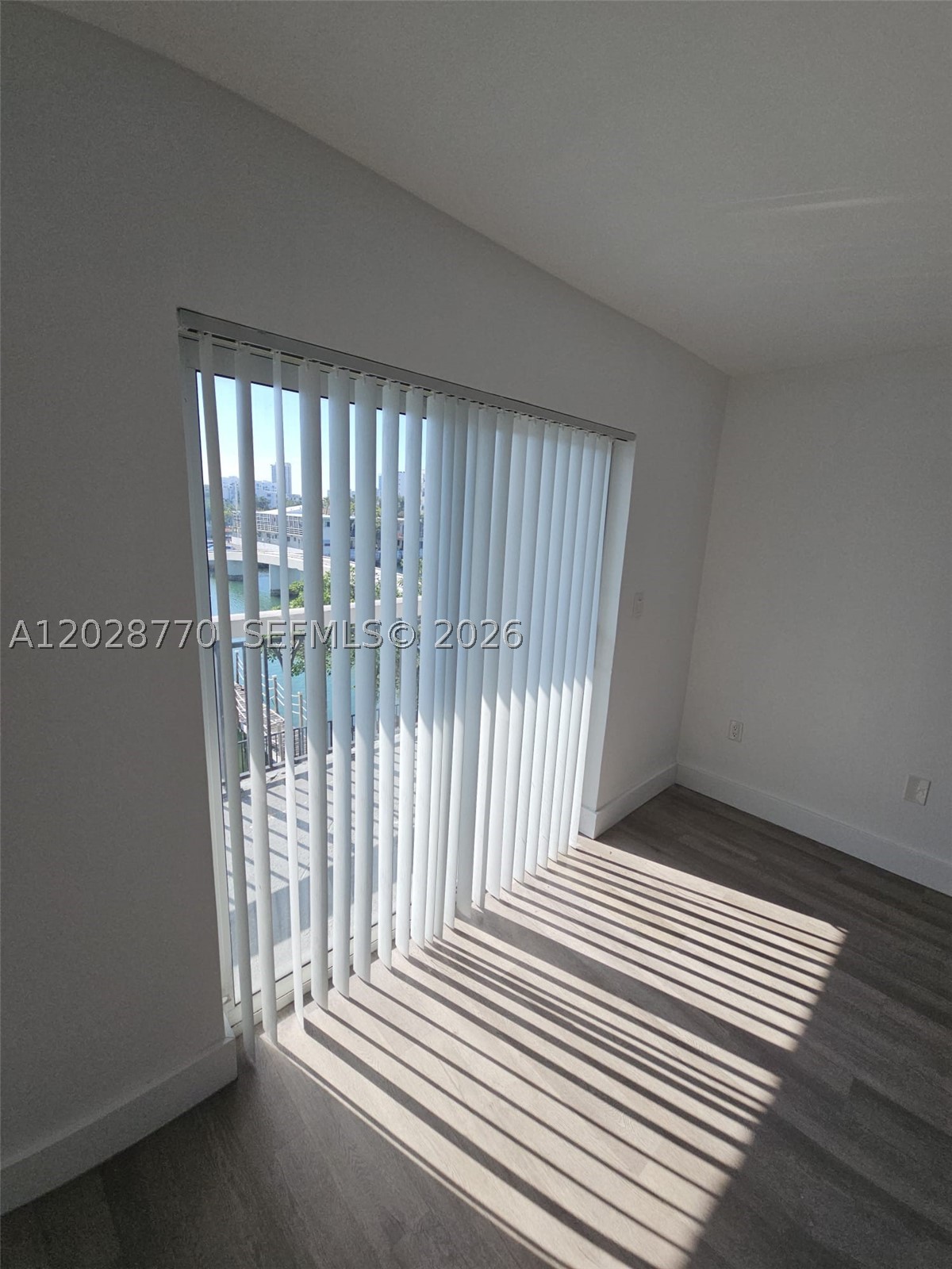 BISCAYNE BCH SUB - Residential Lease