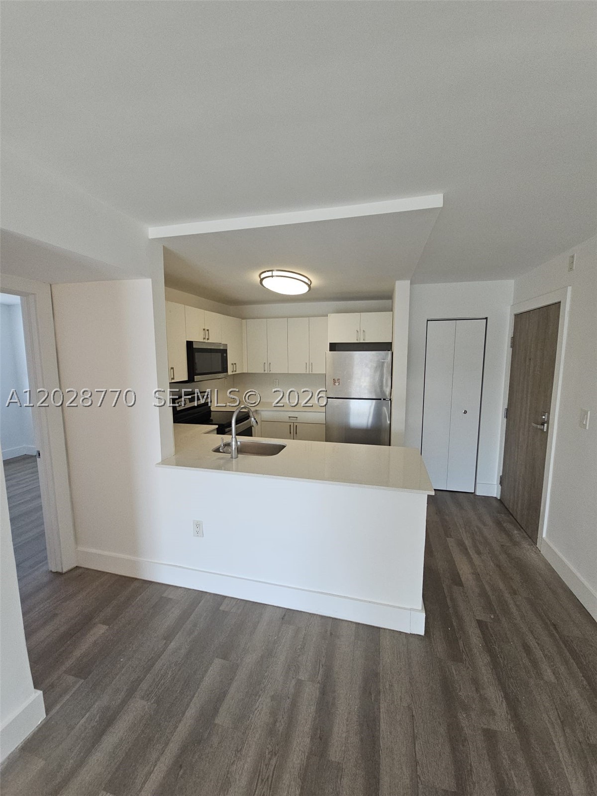 BISCAYNE BCH SUB - Residential Lease