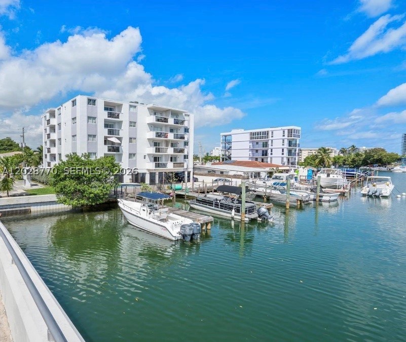 BISCAYNE BCH SUB - Residential Lease