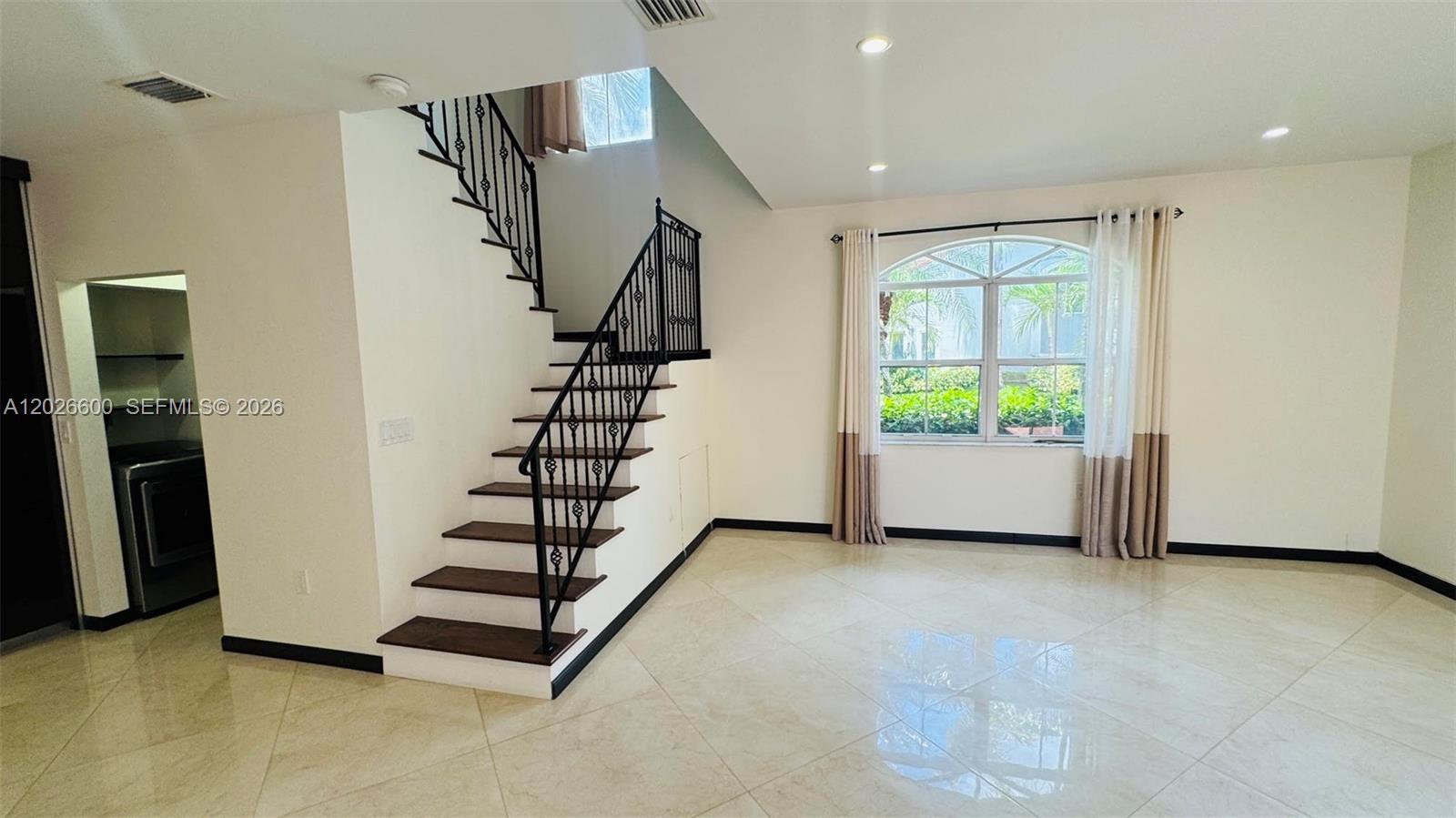 WEST LAKE VILLAGE PLAT - Residential Lease