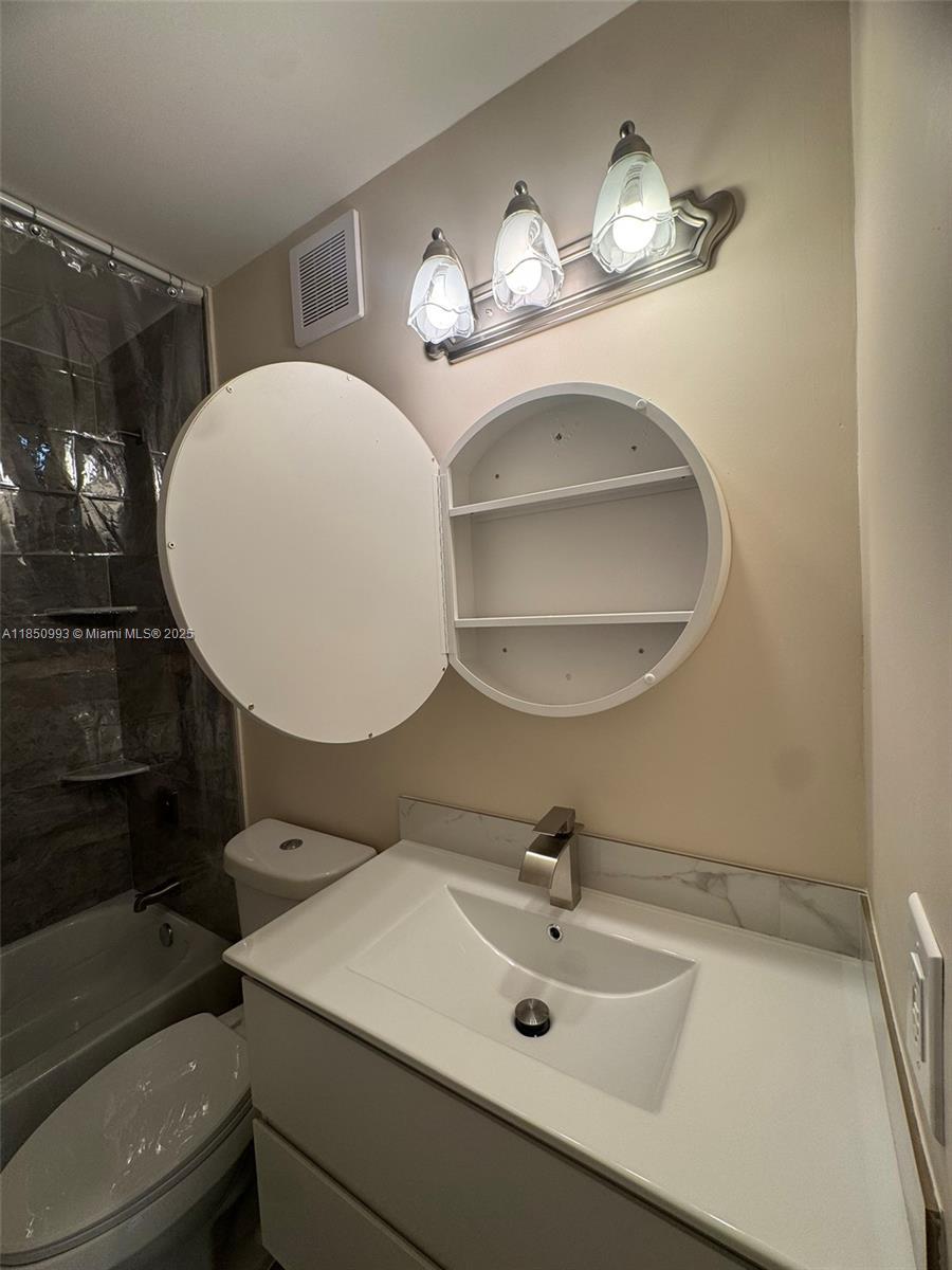 GABLES POINT CONDO I - Residential