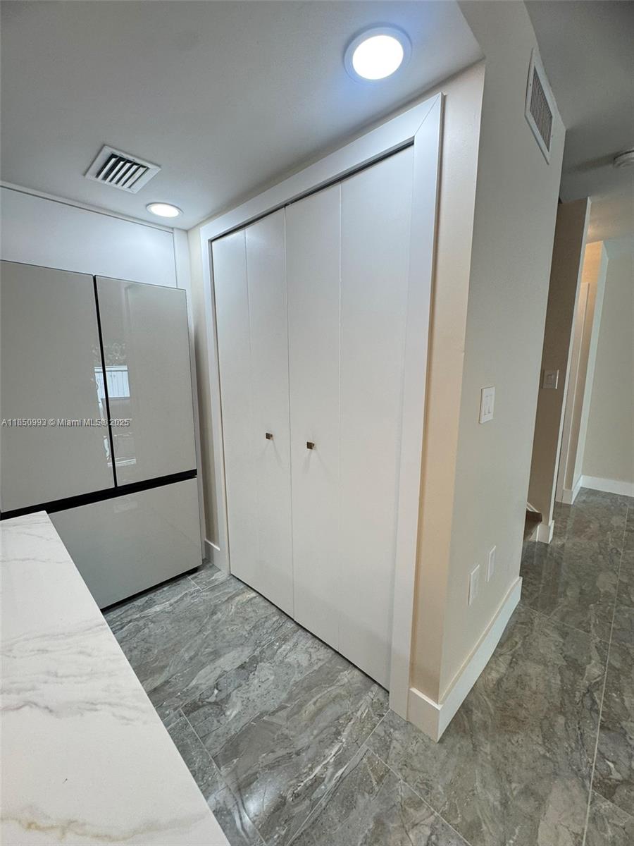 GABLES POINT CONDO I - Residential