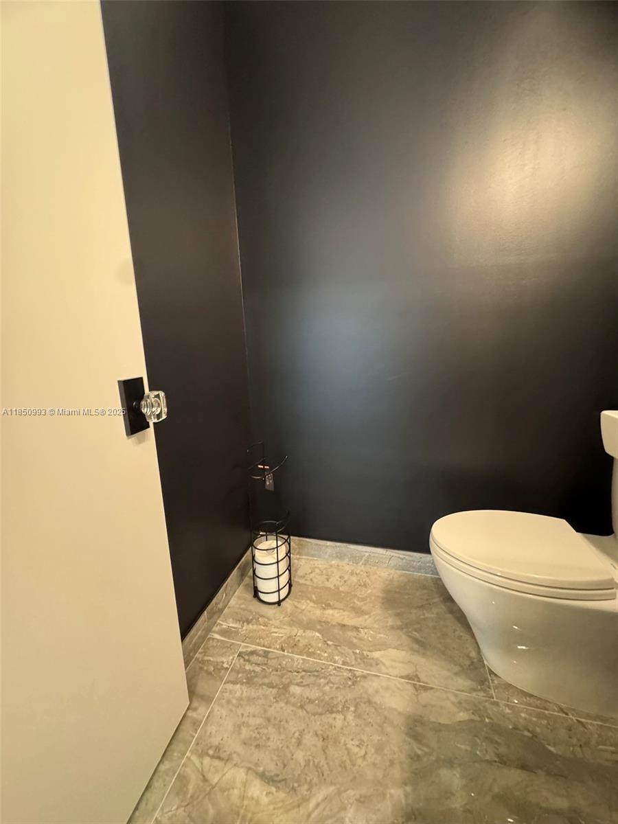 GABLES POINT CONDO I - Residential