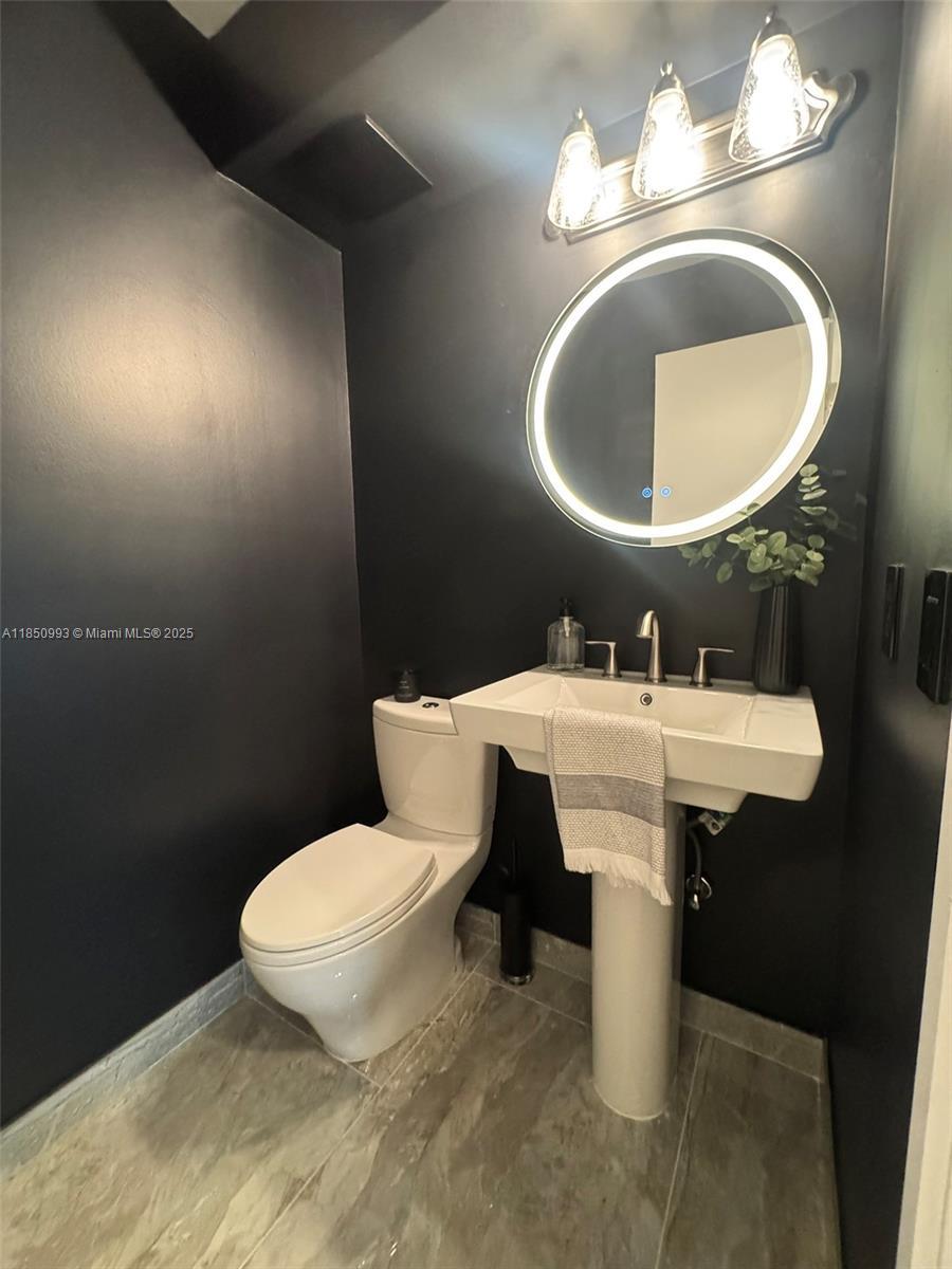 GABLES POINT CONDO I - Residential