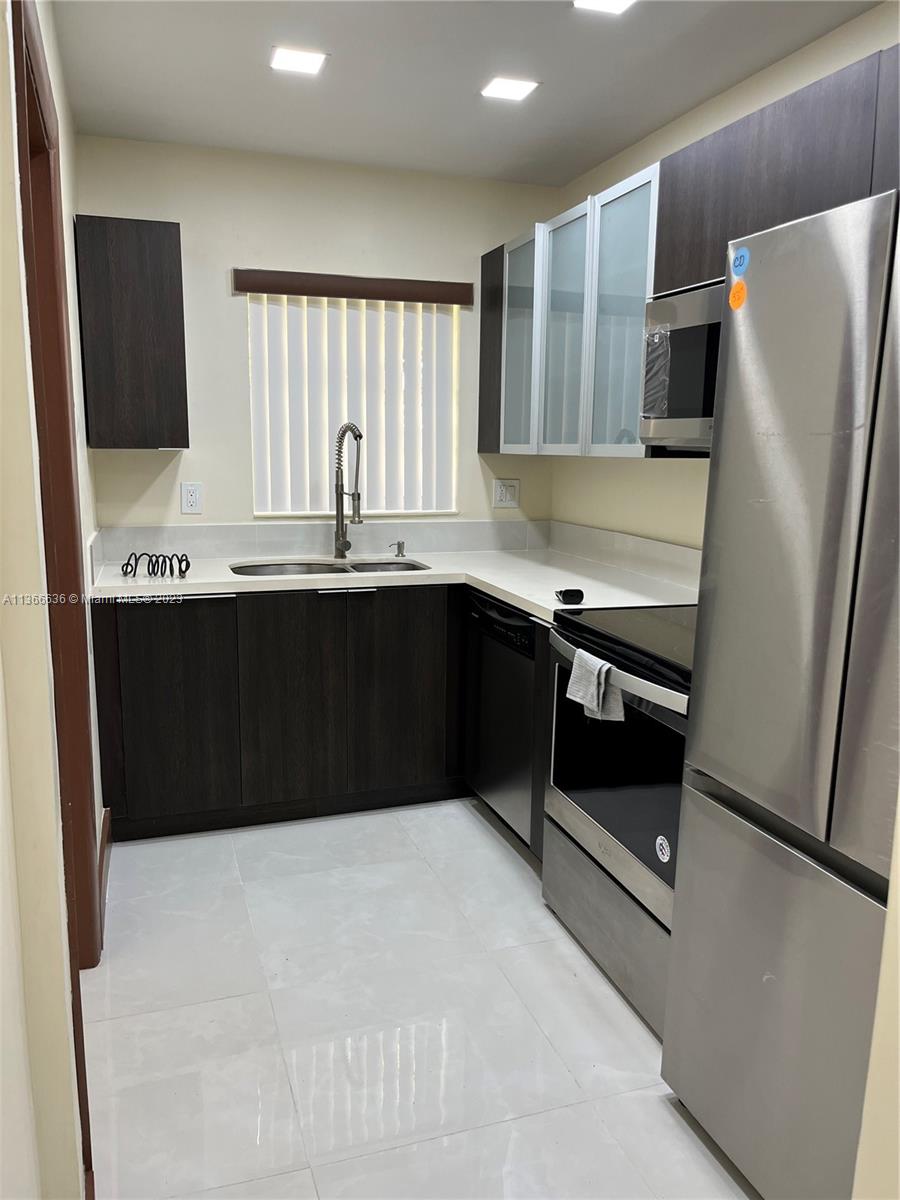 DILLARD PARK SOUTH - Residential Lease