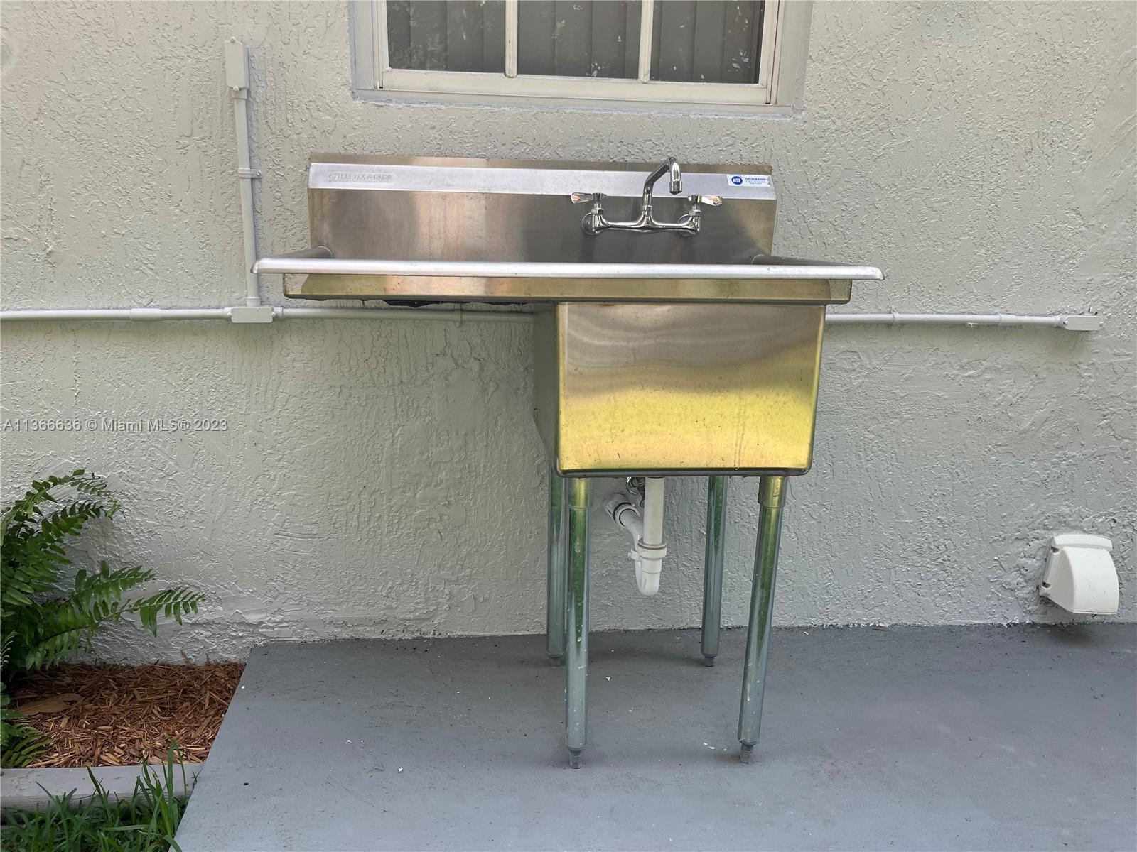 DILLARD PARK SOUTH - Residential Lease