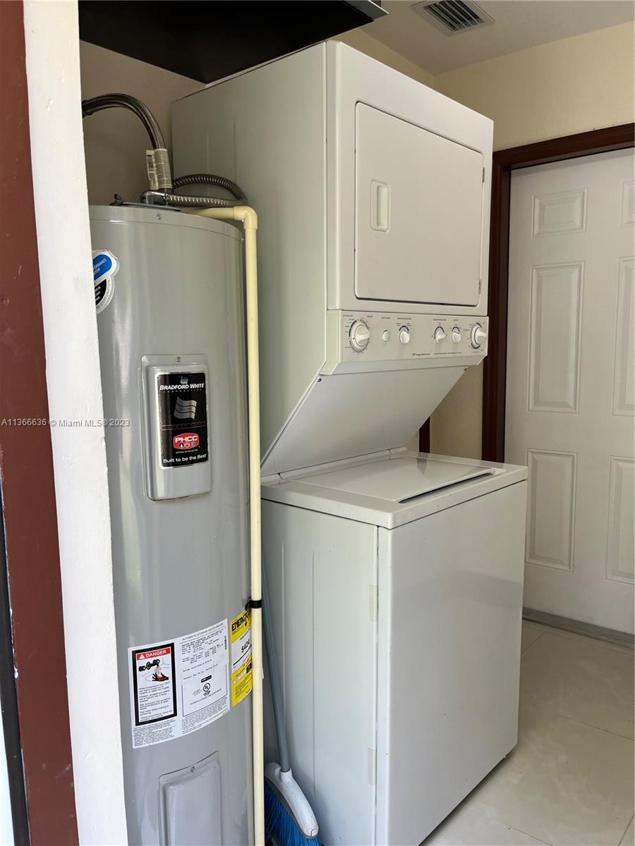 DILLARD PARK SOUTH - Residential Lease