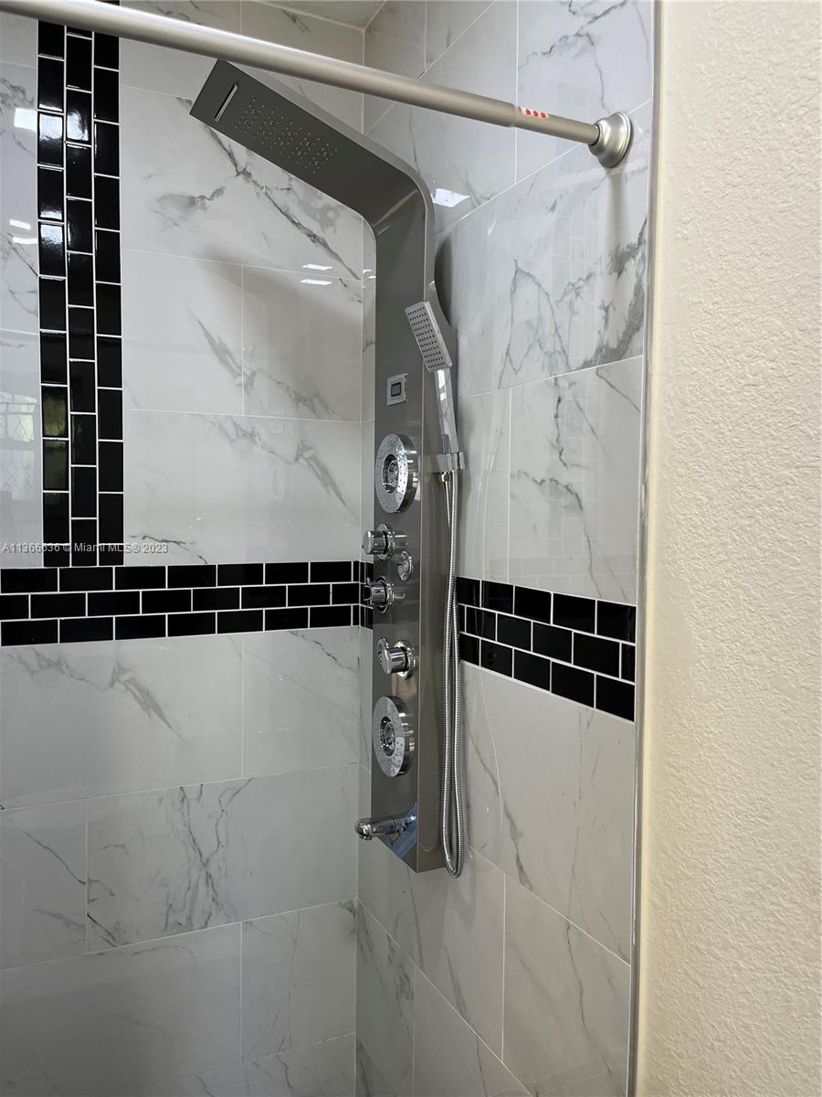 DILLARD PARK SOUTH - Residential Lease