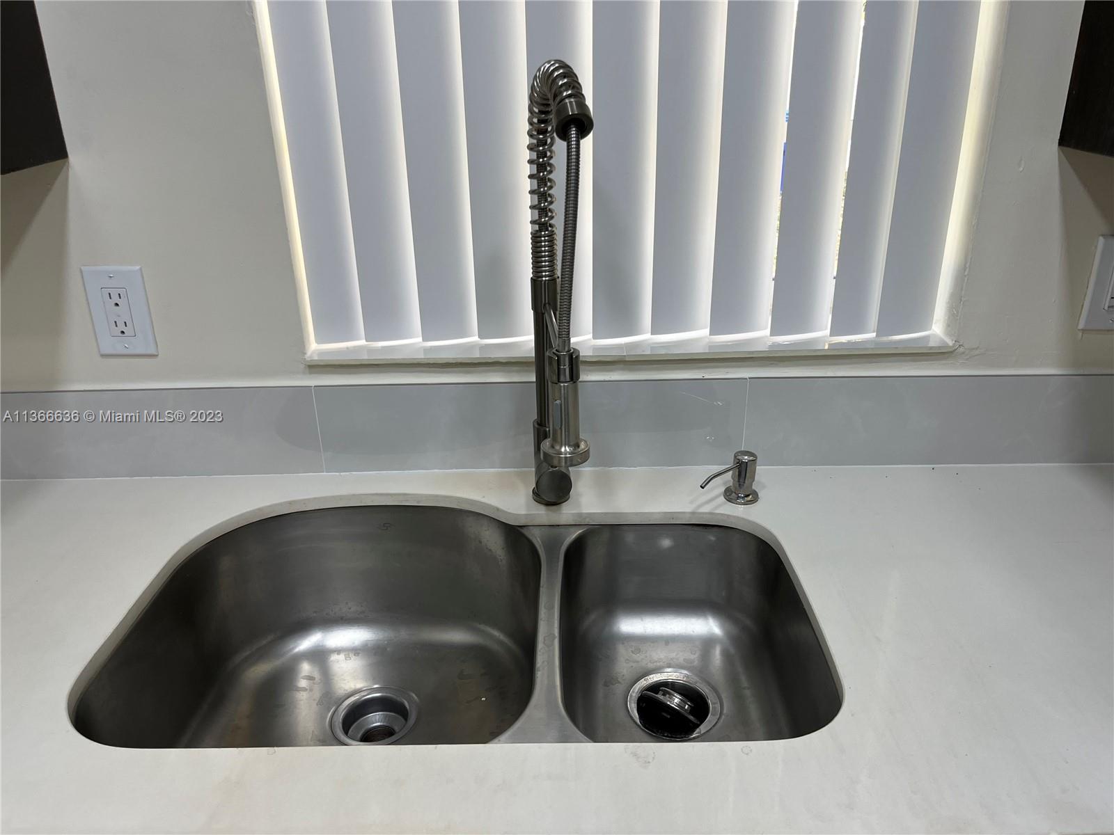 DILLARD PARK SOUTH - Residential Lease