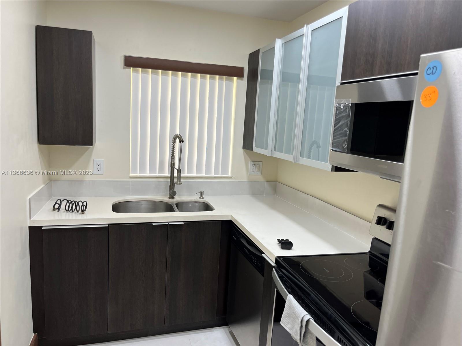 DILLARD PARK SOUTH - Residential Lease