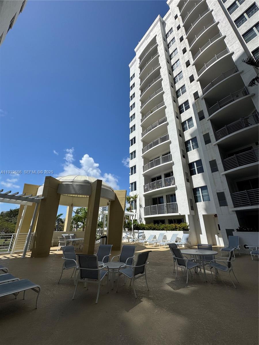 RADIUS CONDO - Residential
