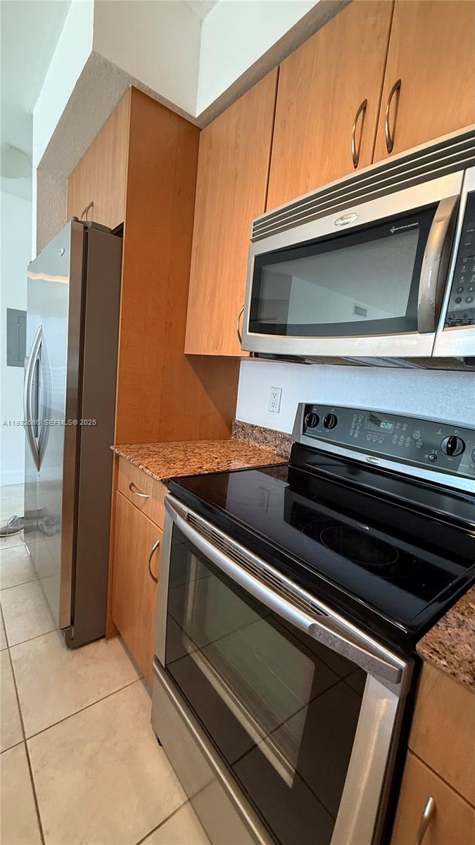 RADIUS CONDO - Residential