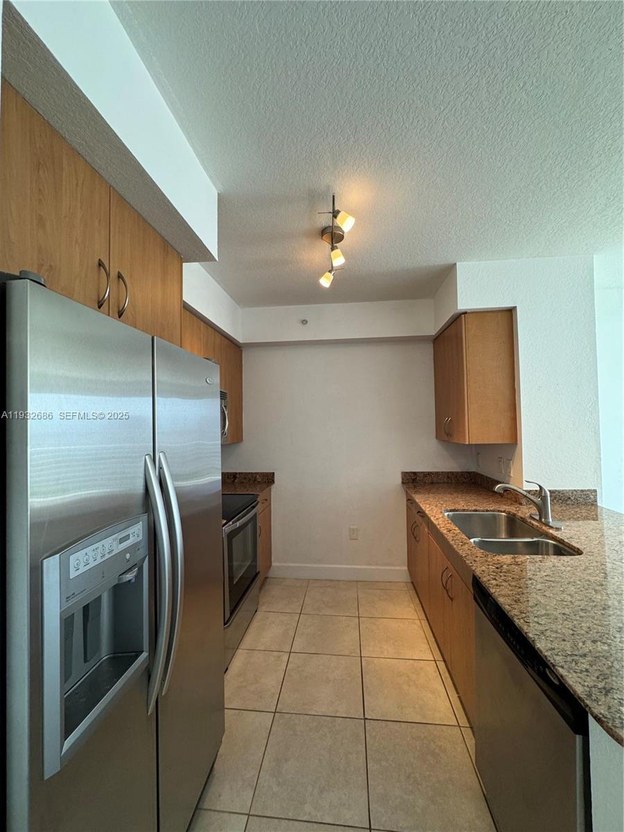 RADIUS CONDO - Residential