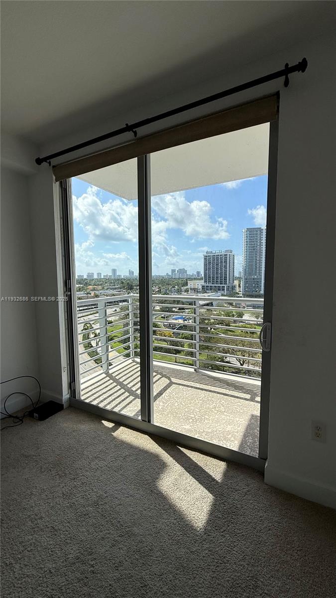 RADIUS CONDO - Residential