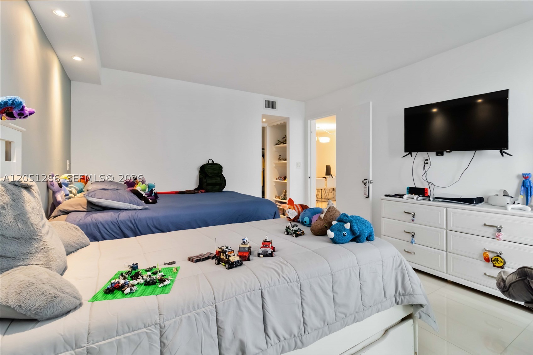 ARLEN HOUSE EAST CONDO - Residential