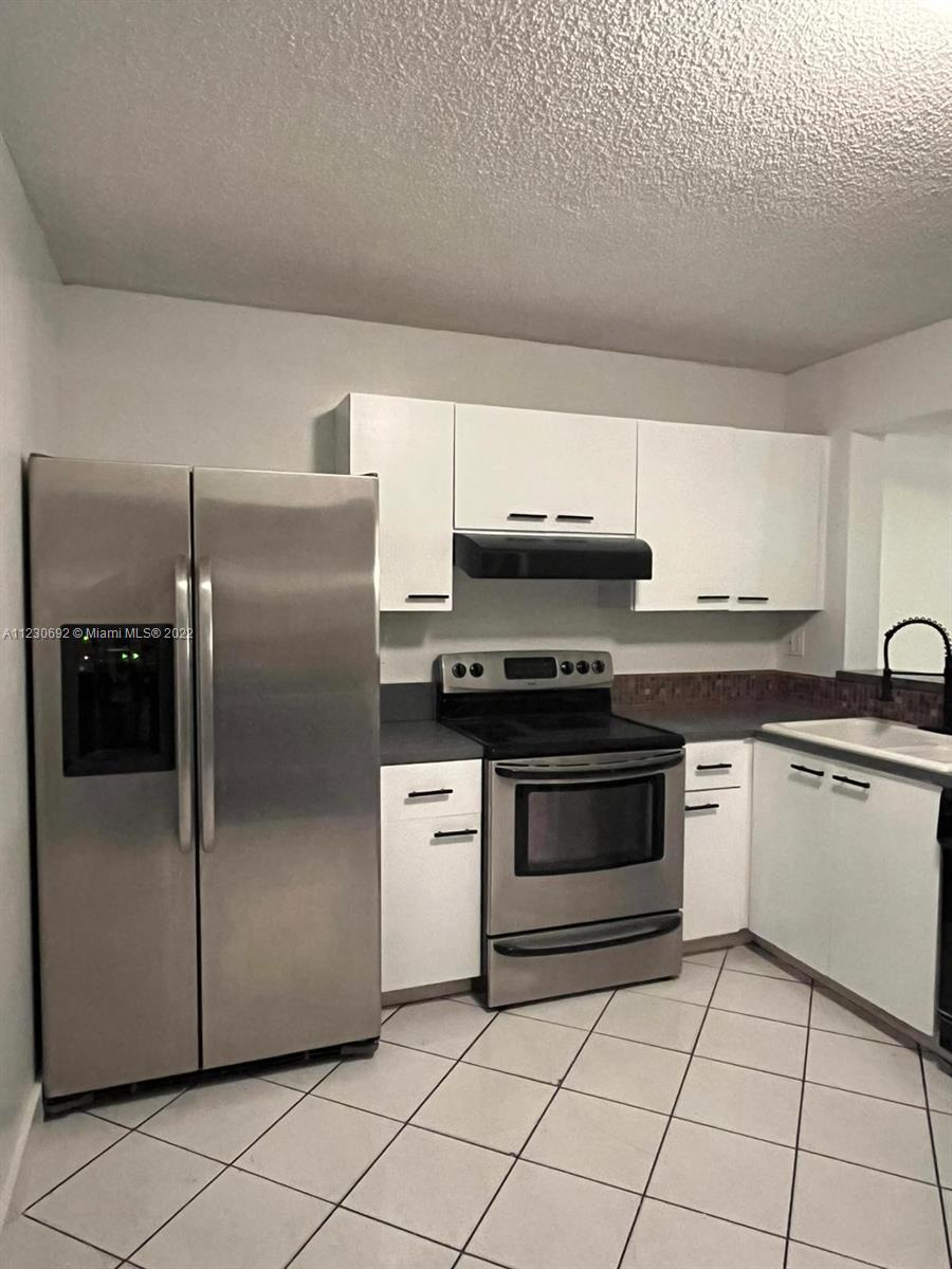 THE RIVIERA AT CORAL LAKE - Residential