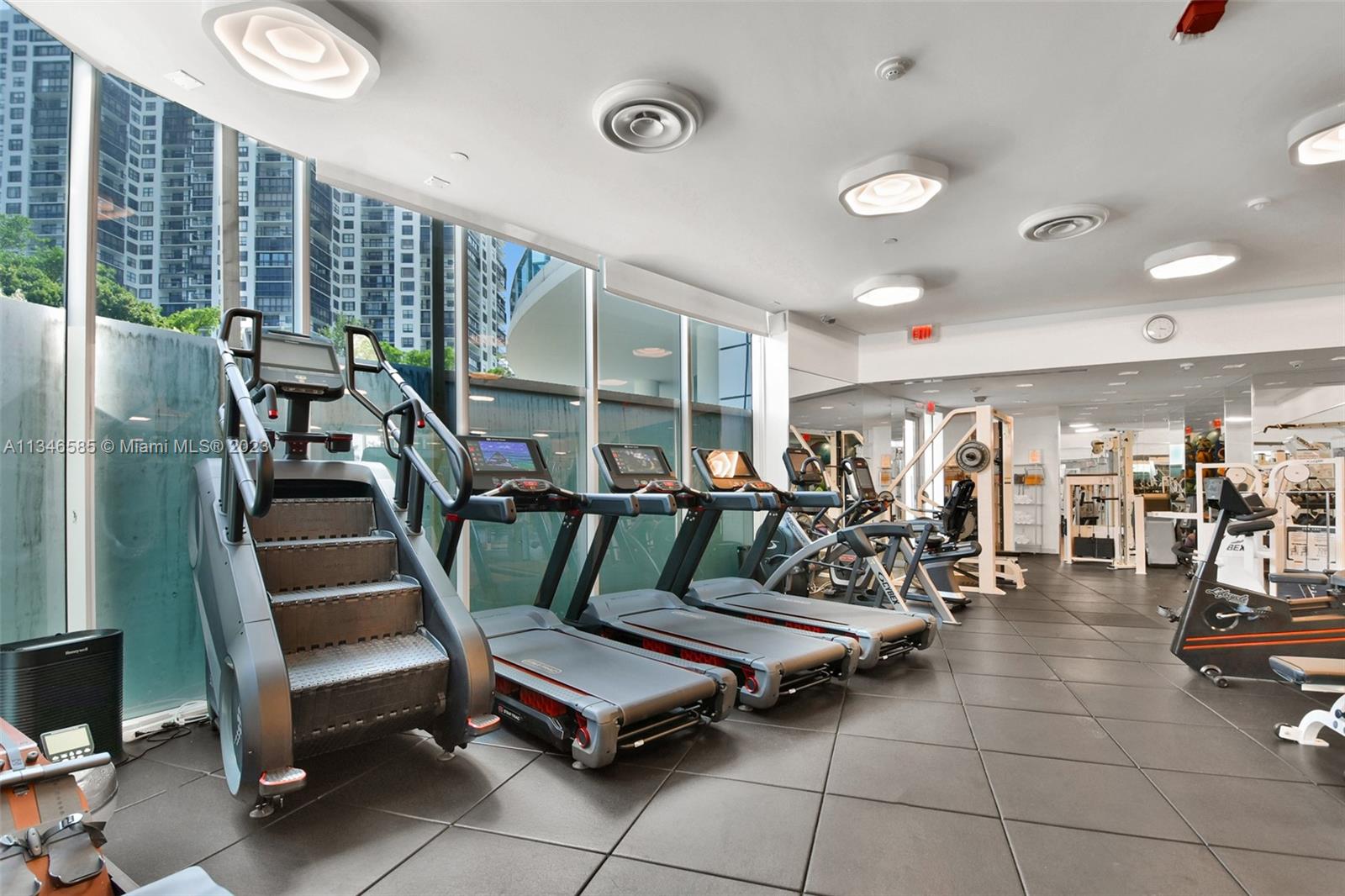 BRISTOL TOWER CONDO - Residential Lease