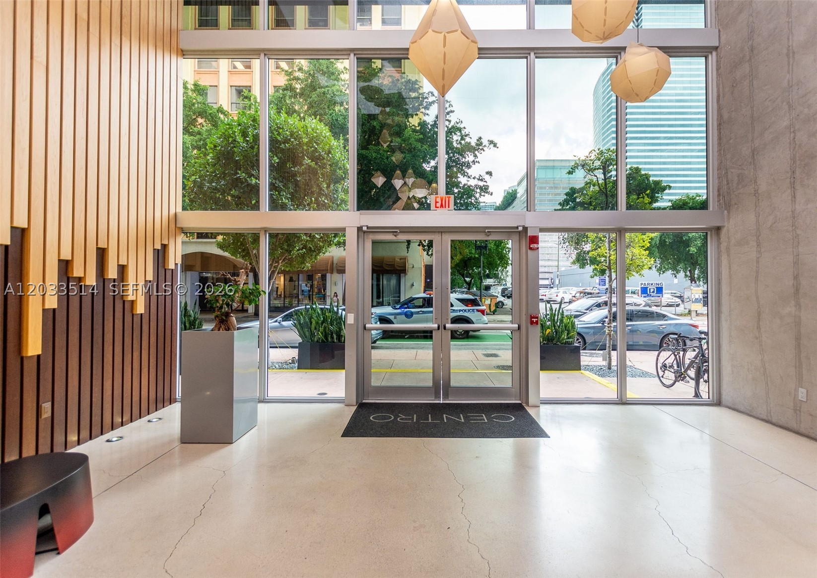 Spectacular income-producing opportunity at Centro by CA in Downtown Miami’s Financial District. This tenant-occupied studio offers an open layout, 1 full bath, stainless steel appliances, in-unit washer/dryer, and floor-to-ceiling windows with vibrant city views. Rent annually or in 30-day periods up to 12 times per year. Full-service building with rooftop pool, state-of-the-art gym, sauna, steam room, lounge, secured dog-walk area, bike room, Amazon lockers, valet, and 24/7 front desk. Prime walkable location near Government Center, Brightline, Bayfront Park, museums, Whole Foods, and minutes to Brickell, Edgewater, Wynwood, Bayside, and MIA. Turnkey asset in a high-demand rental corridor.