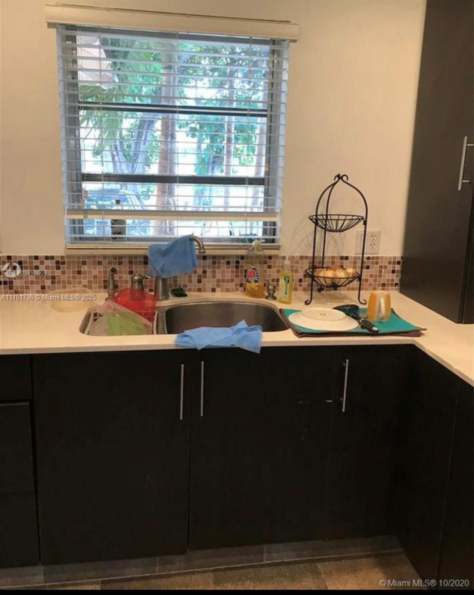 VILLAGE AT DADELAND CONDO - Residential