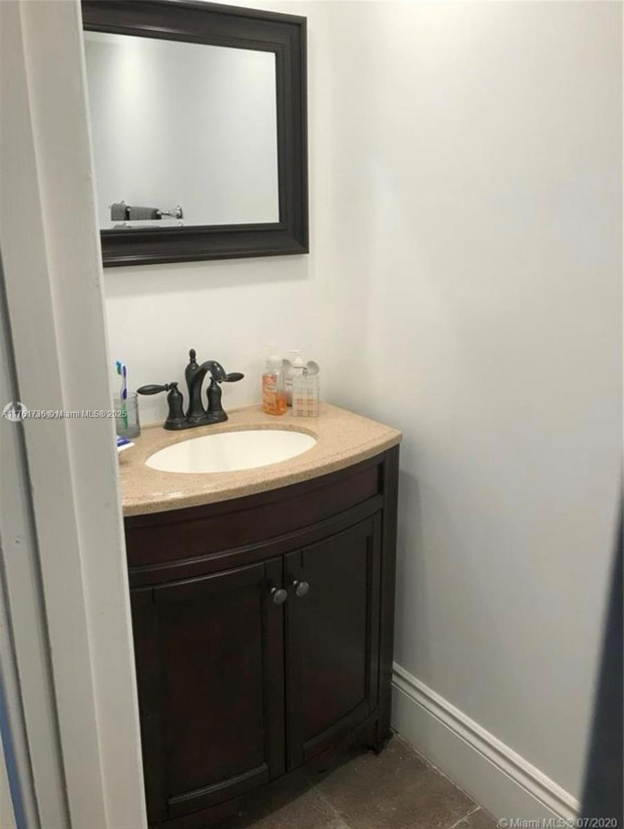 VILLAGE AT DADELAND CONDO - Residential