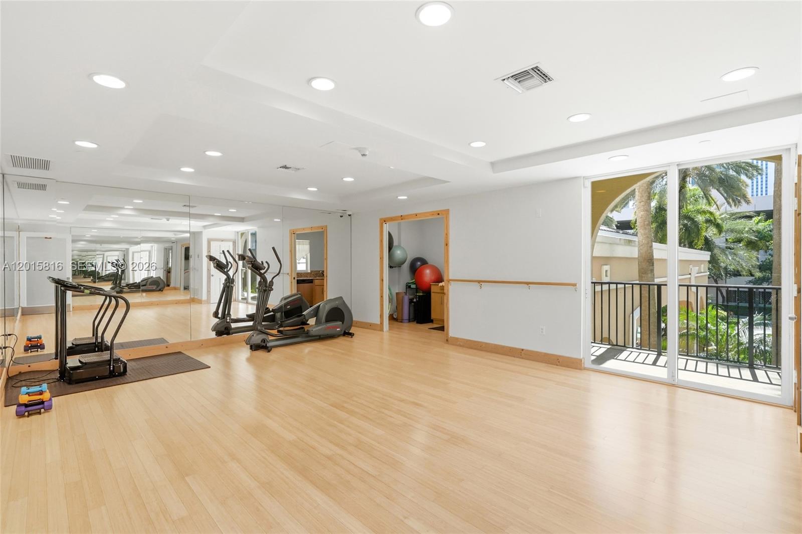 LAS OLAS BY THE RIVER CON - Residential