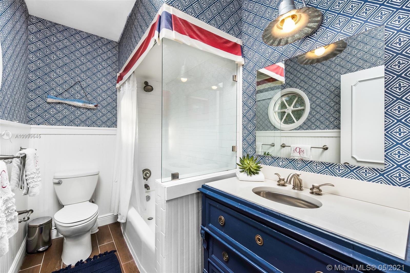 SNAPPER CREEK LAKES SUB - Residential
