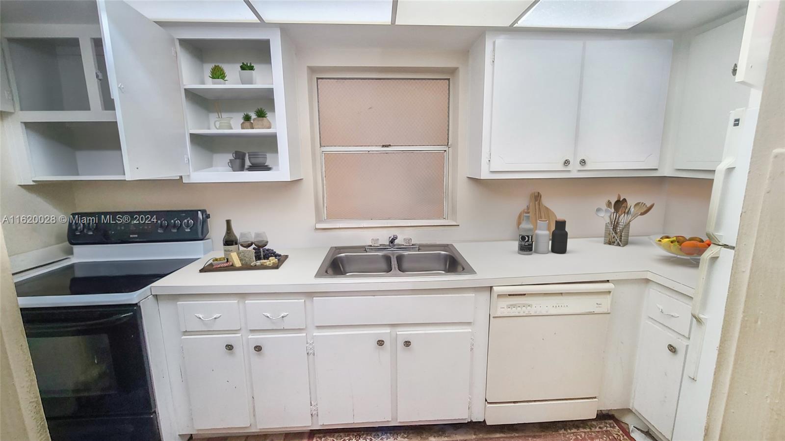 VILLAGE AT DADELAND CONDO - Residential
