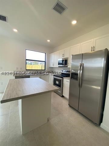 VIA VENTURA NEIGHBORHOOD - Residential Lease