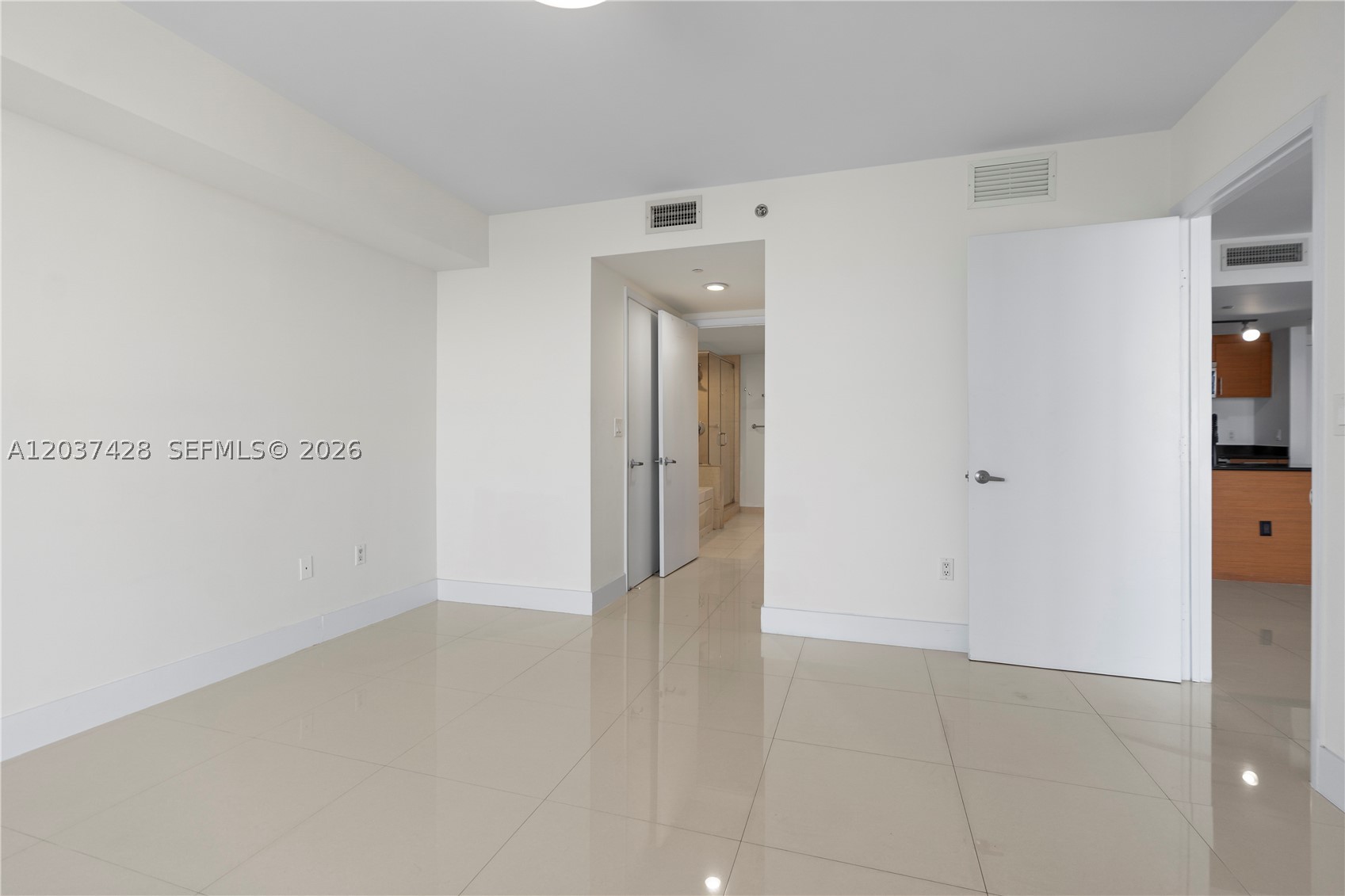 50 Biscayne - Residential Lease