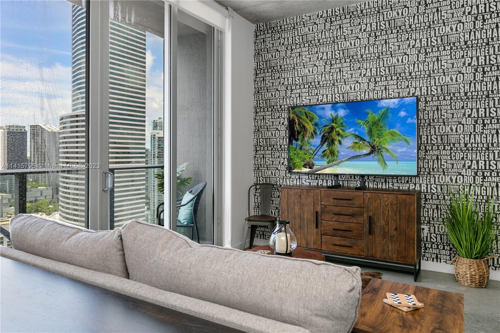 CENTRO CONDO - Residential Lease