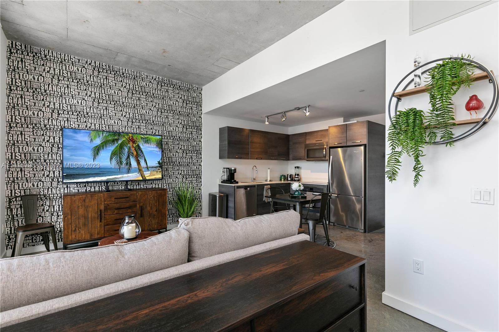 CENTRO CONDO - Residential Lease