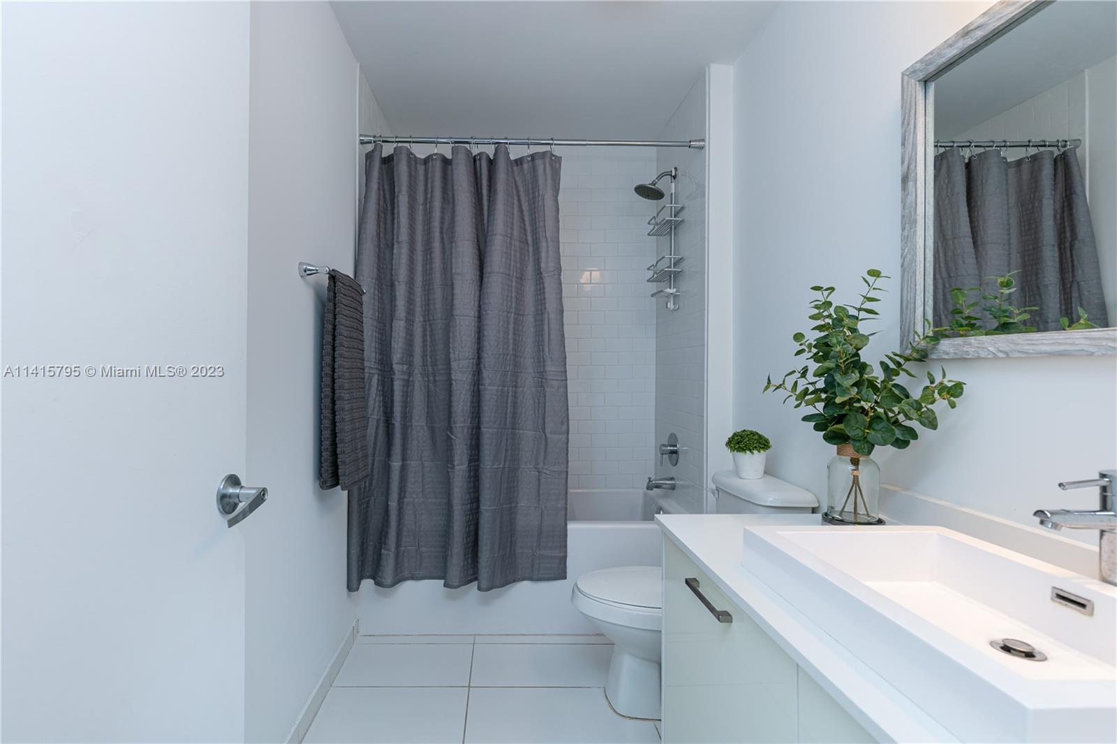 CENTRO CONDO - Residential Lease
