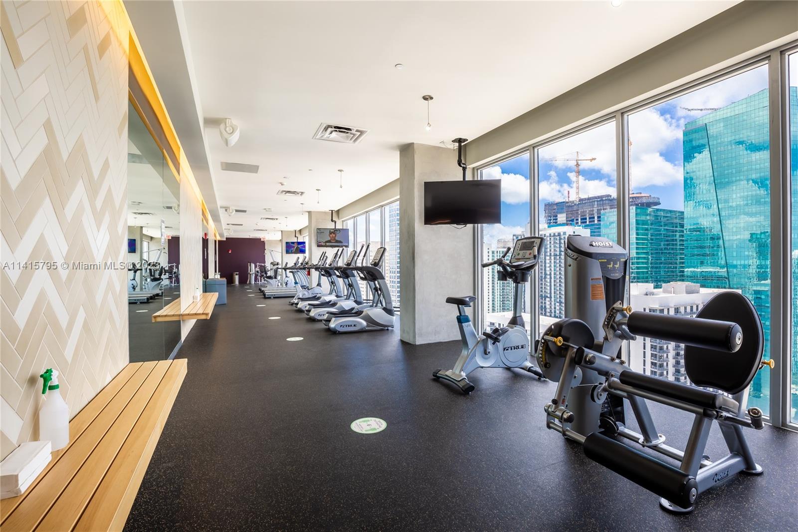 CENTRO CONDO - Residential Lease