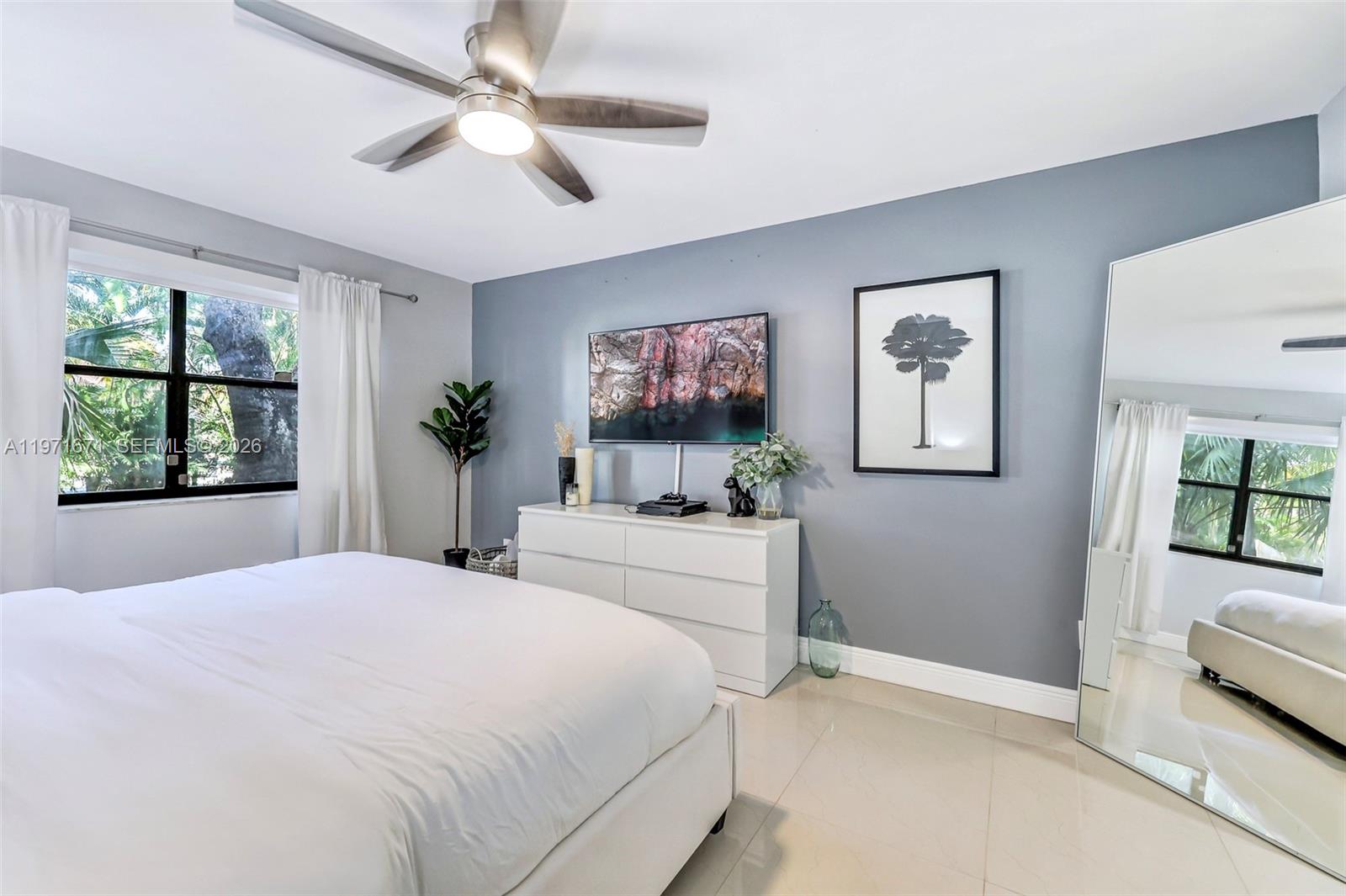 SUMMERTREE VILG CALIF CL - Residential