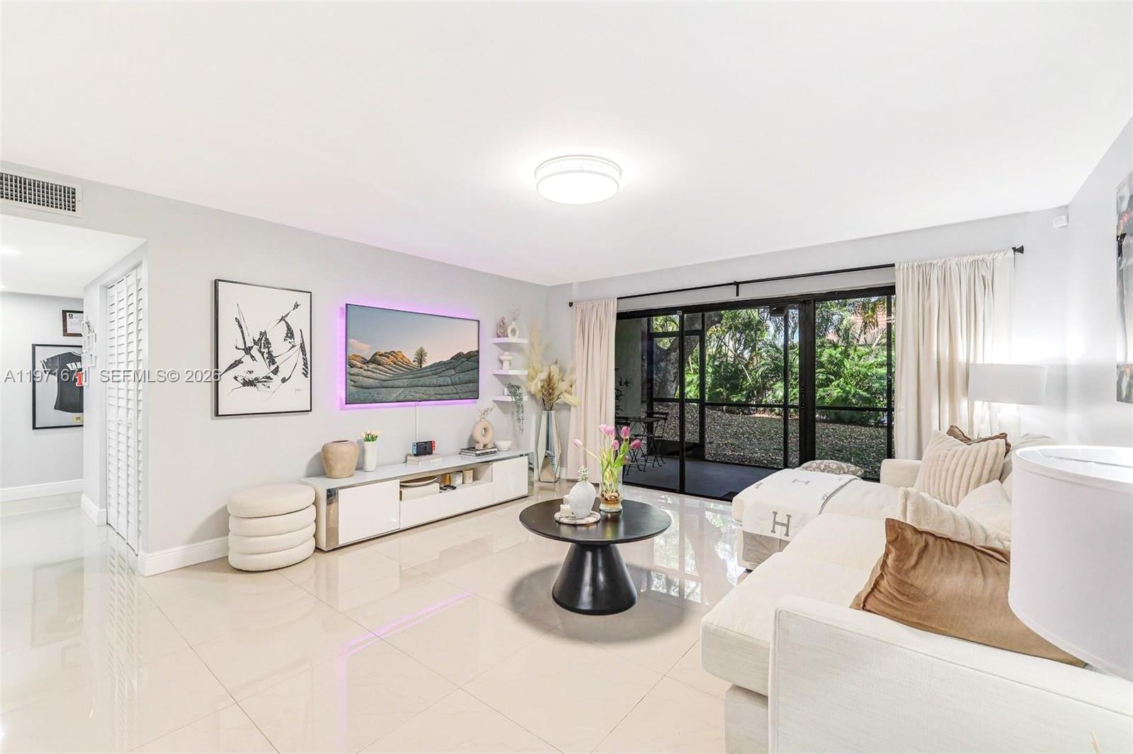 SUMMERTREE VILG CALIF CL - Residential