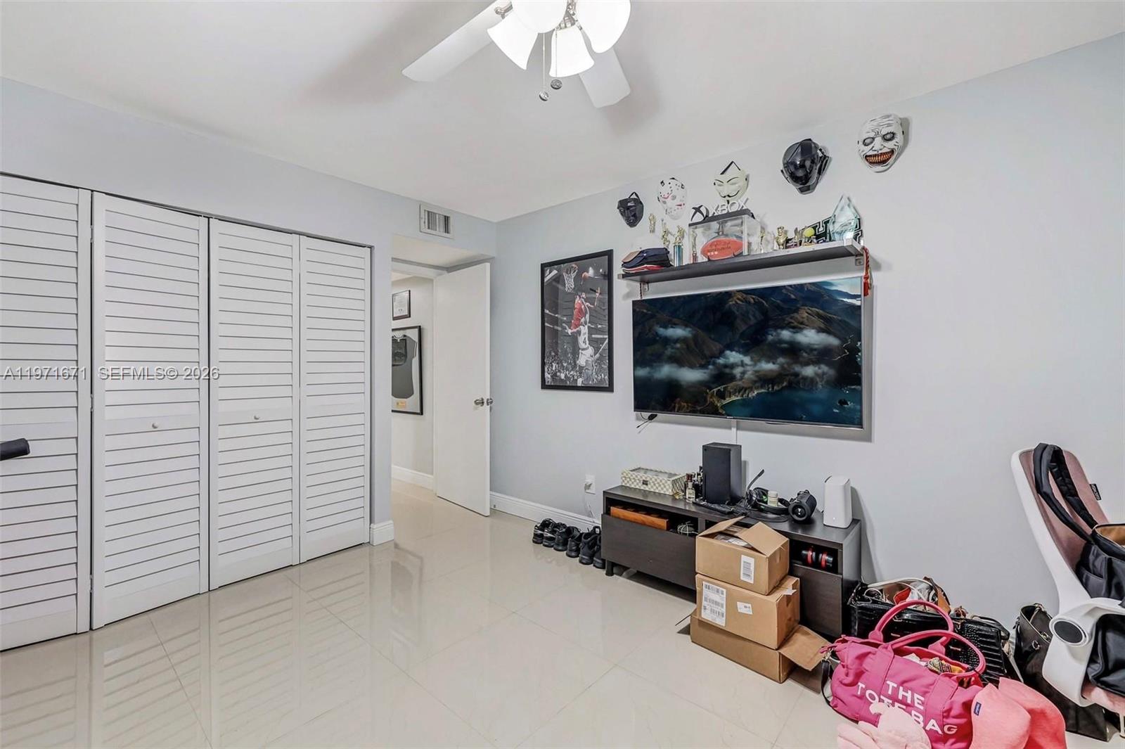 SUMMERTREE VILG CALIF CL - Residential