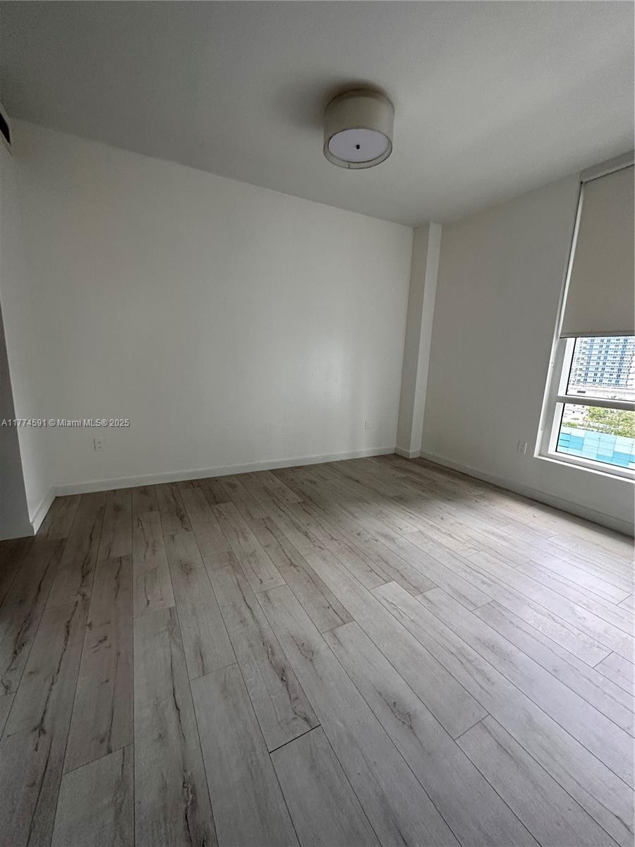 THE CRIMSON CONDO - Residential Lease