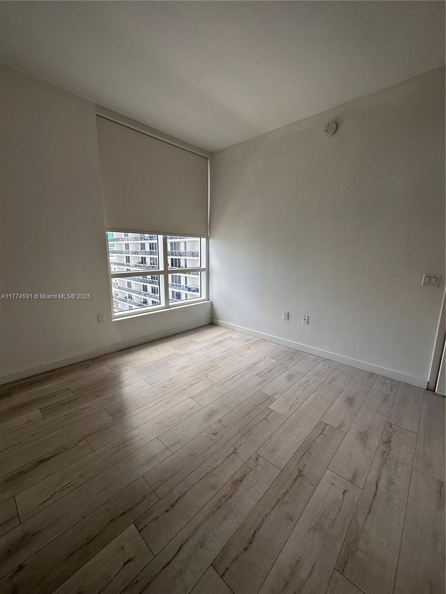 THE CRIMSON CONDO - Residential Lease