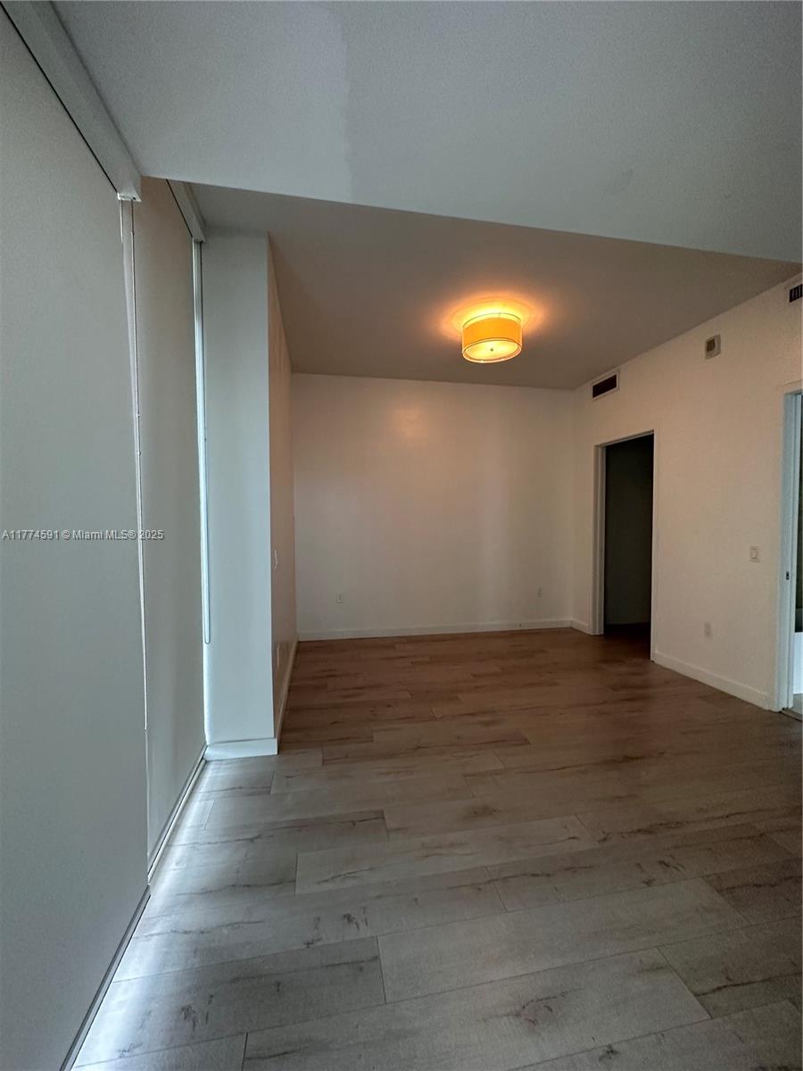 THE CRIMSON CONDO - Residential Lease