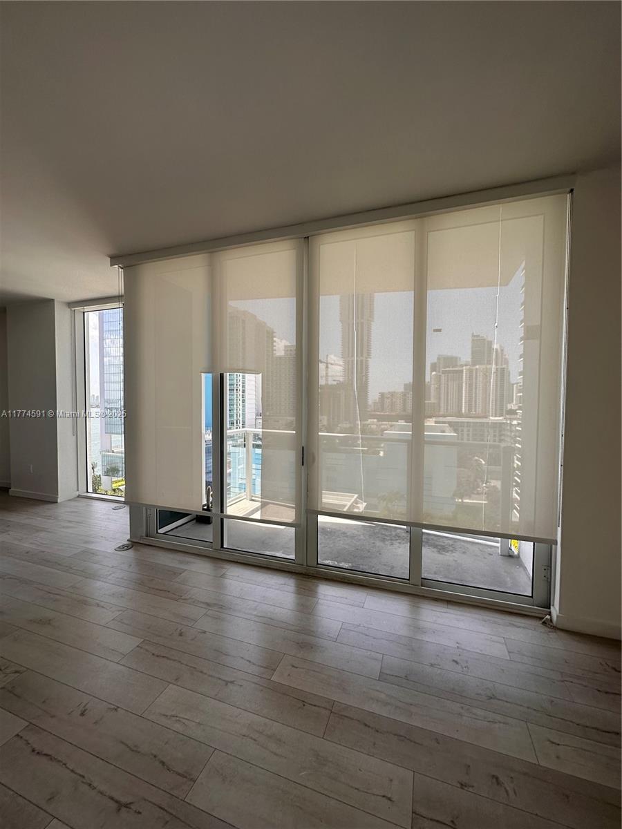 THE CRIMSON CONDO - Residential Lease