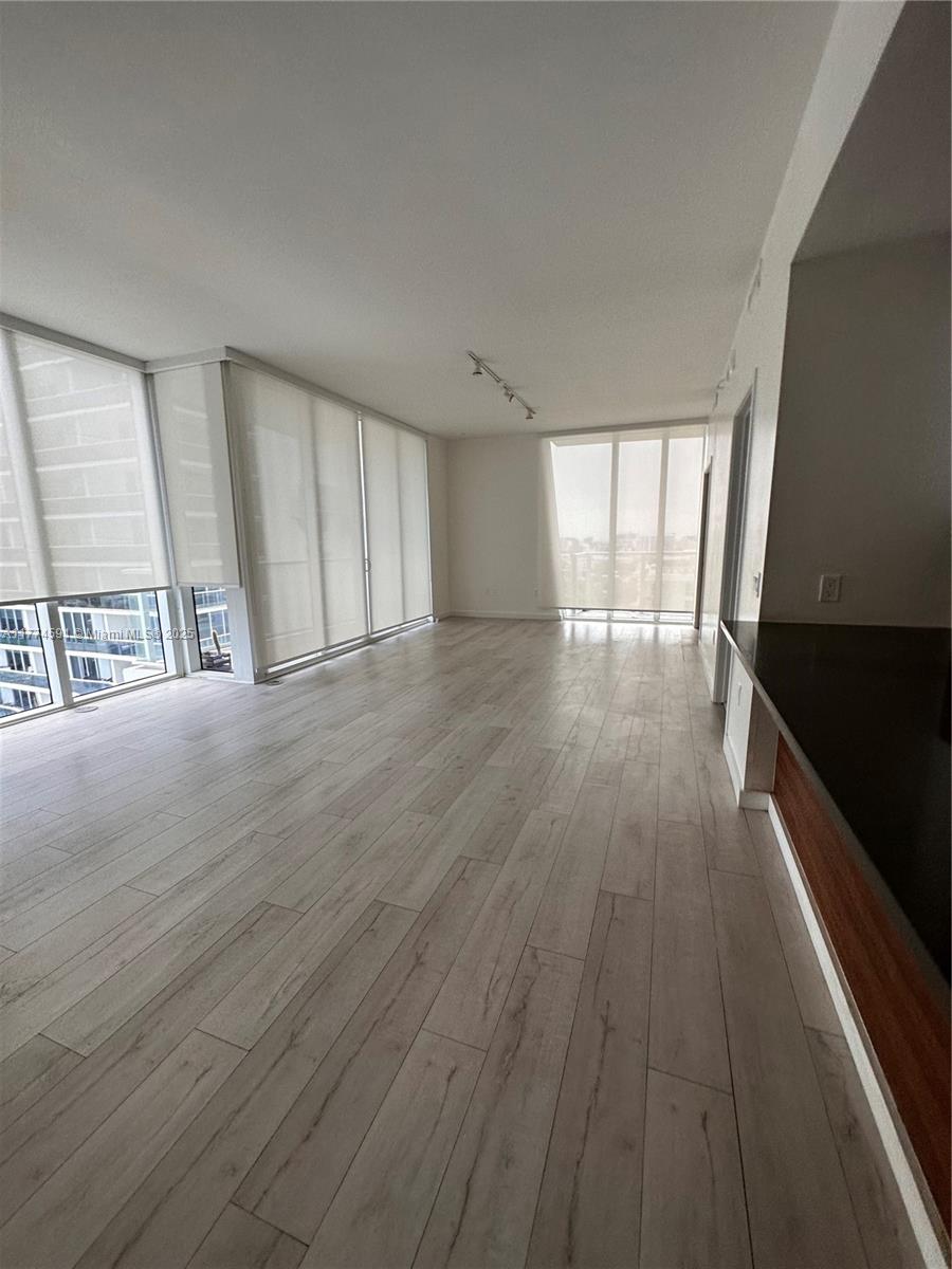 THE CRIMSON CONDO - Residential Lease