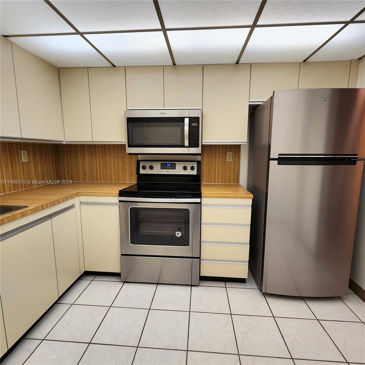 THE CLIPPER AT BISC COVE - Residential Lease