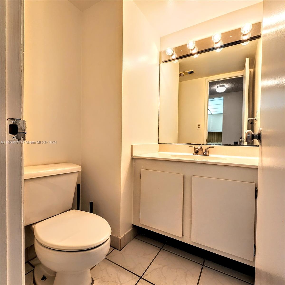 THE CLIPPER AT BISC COVE - Residential Lease