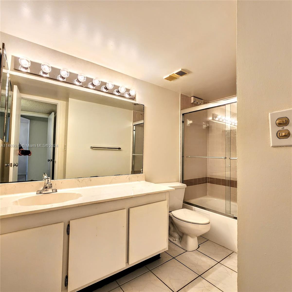 THE CLIPPER AT BISC COVE - Residential Lease