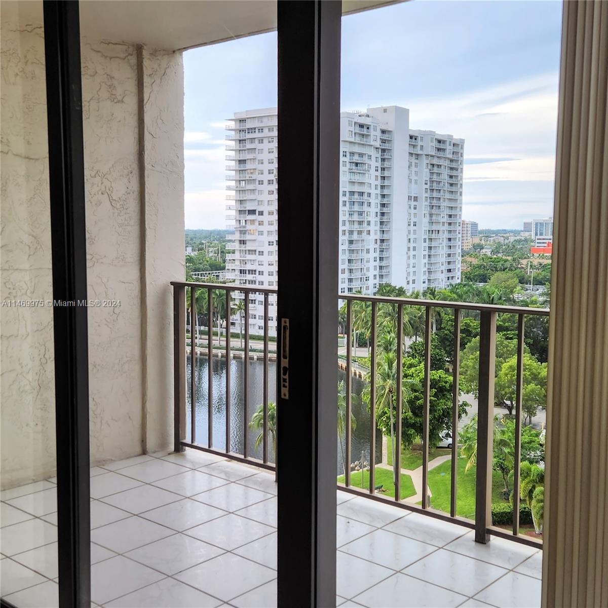 THE CLIPPER AT BISC COVE - Residential Lease