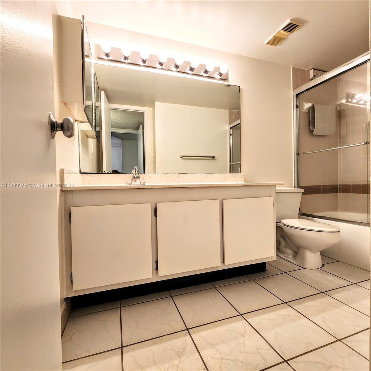 THE CLIPPER AT BISC COVE - Residential Lease